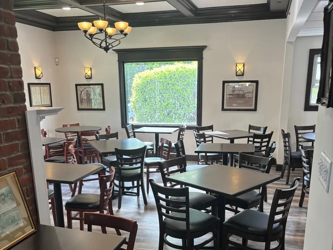 Claflin House dining room 