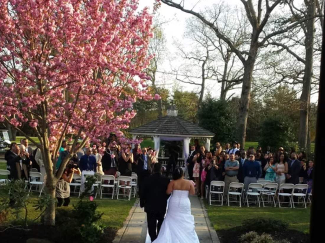 Outdoor wedding at the Lakewood Country Club