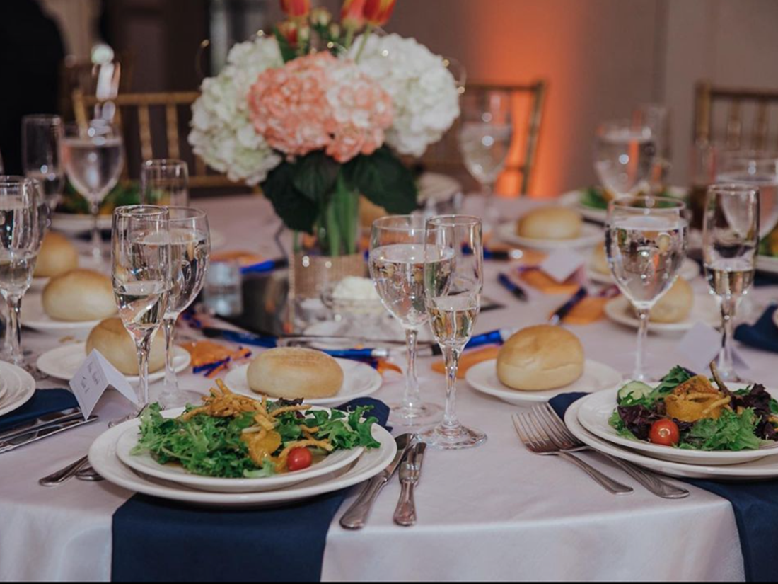 wedding dinner table